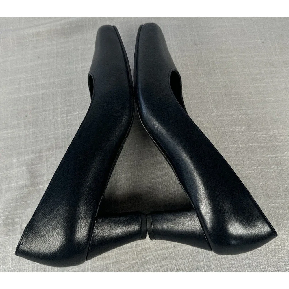 MARK LEMP CLASSICS BY WALKING CRADLES‎ VICKI  SOLID SLIP ON PUMPS Size 8 M
